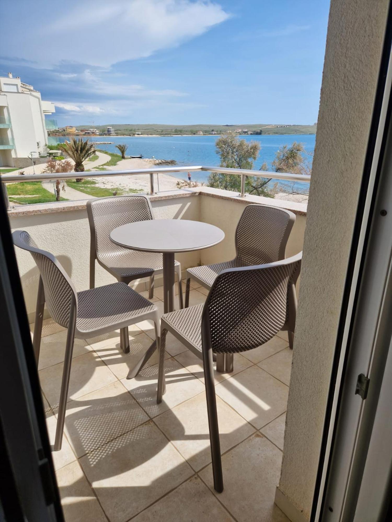 Apartments Franko Povljana Dış mekan fotoğraf